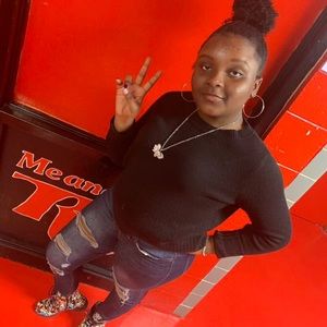 Meet your Posher, Anasia